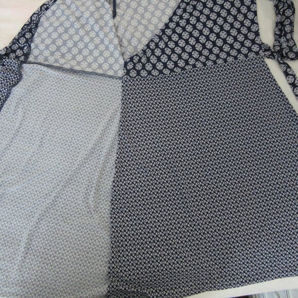 Faux Wrap Dress -Elegant pattern (Blue White) - Wrinkle free - Stretch and comfy - Picture 6 of 8